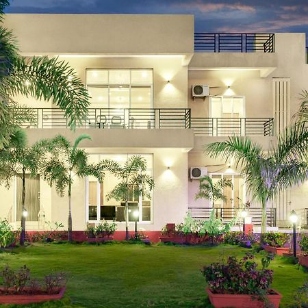Eko Stay - Octagon Farms Villa Lonavala Bagian luar foto